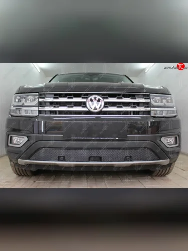 Защитная сетка в бампер (низ, с парктроником, ячейка 4х10 мм) Стрелка11 Премиум (Чёрная) Volkswagen Teramont 1 CA1 дорестайлинг (2016-2020)