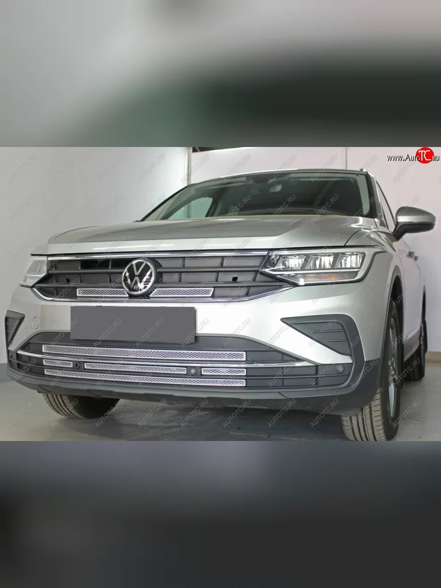 Защитная сетка в бампер (верх, 2 части, ячейка 4х10 мм) Стрелка11 Премиум Volkswagen Tiguan Mk2 рестайлинг (2020-2022) (Хром)  в Воронеже Воронежской области