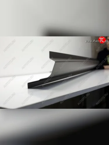 Правый ремонтный порог (с усилителем) AUTOFERRUM (Холоднокатаная сталь 1 мм) Nissan Maxima A33 дорестайлинг (2000-2003)