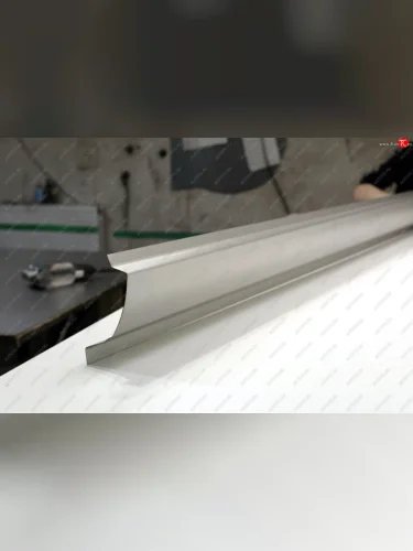 Левый ремонтный порог AUTOFERRUM (Холоднокатаная сталь 1 мм) Toyota RAV4 XA30 5 дв. удлиненный 1-ый рестайлинг (2009-2010)