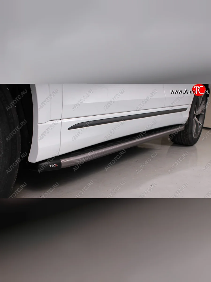 Пороги алюминиевые с пластиковой накладкой ТСС Тюнинг Audi Q8 4MN (2018-2022) (карбон серебро)  в Керчи Республика Крым