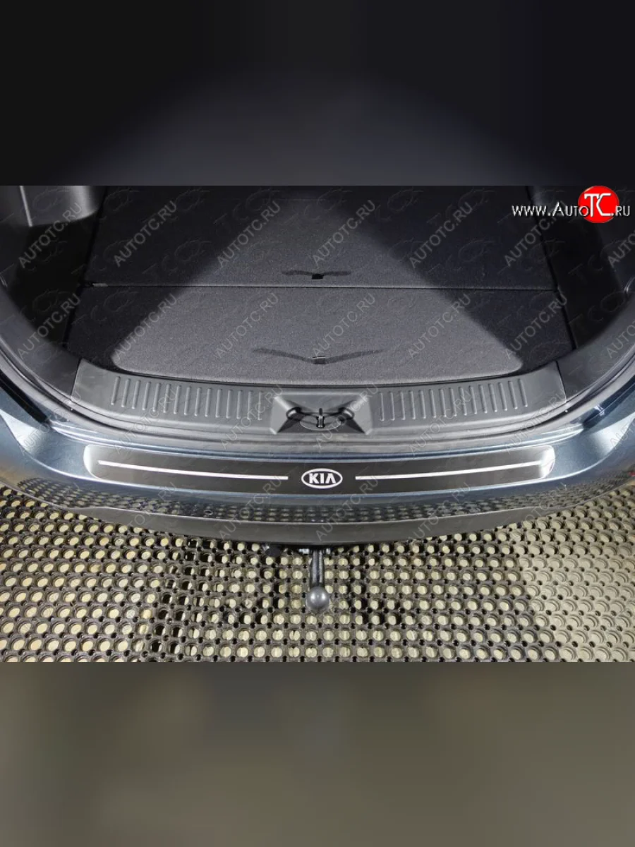 Накладка на задний бампер ТСС Тюнинг KIA Sorento XM рестайлинг (2012-2015) (Лист шлифованный логотип  KIA)  с доставкой в г. Керчь