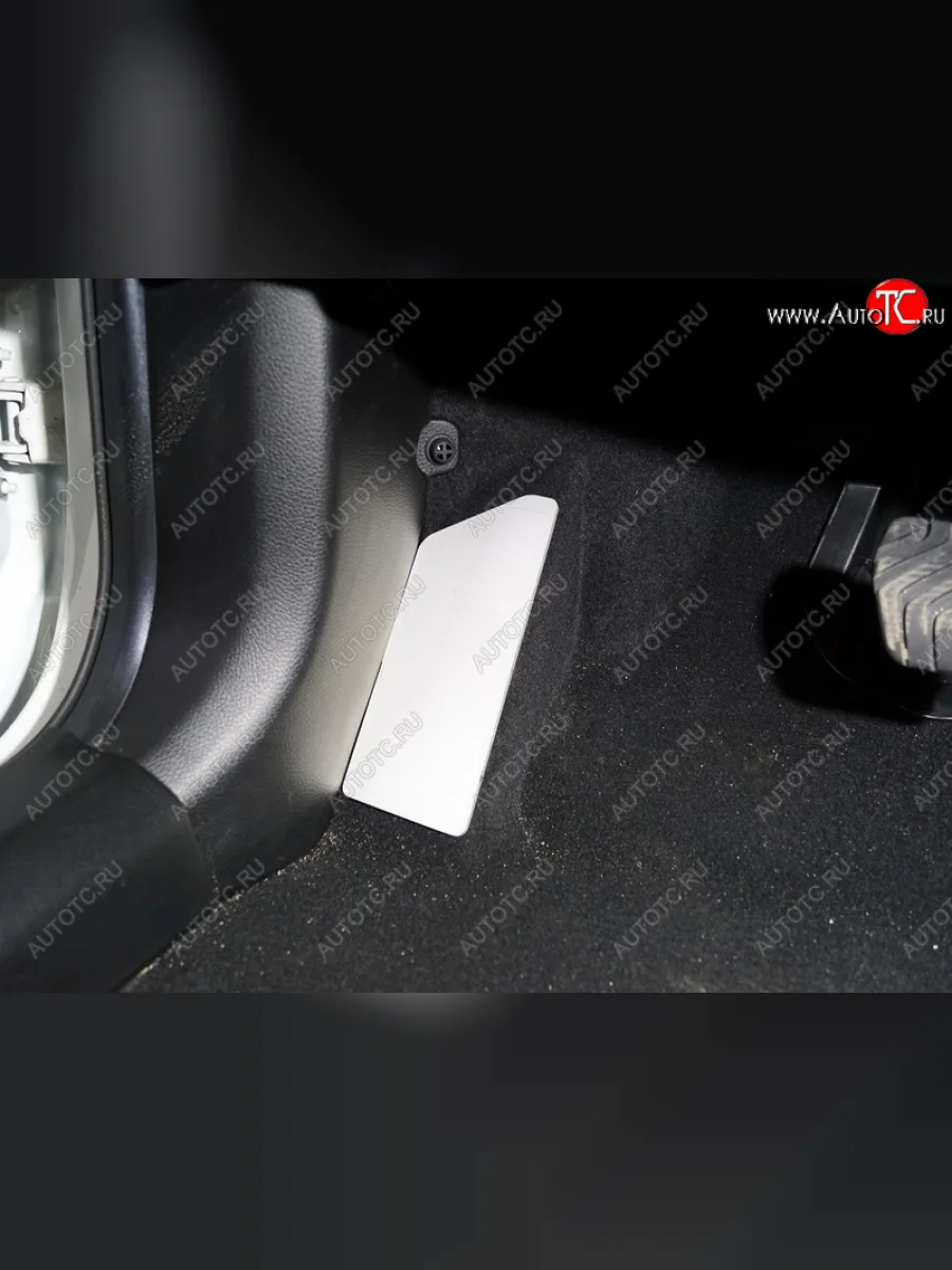 Накладка площадки левой ноги, ТСС Тюнинг Omoda C5 (2021-2025) (алюминий 4мм)  с доставкой в г. Керчь