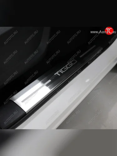 Накладки на пластиковые пороги, ТСС Тюнинг (лист шлифованный надпись Tiggo) Chery Tiggo 7 PRO (2019-2025)