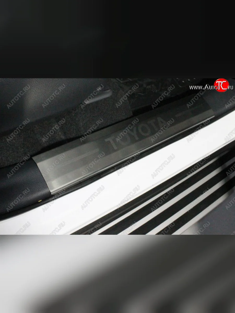 Накладки на пластиковые пороги ТСС Тюнинг Toyota RAV4 XA50 5 дв. дорестайлинг (2018-2025) (лист шлифованный надпись Toyota)  в Керчи Республика Крым