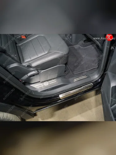 Накладки на пластиковые пороги задние, ТСС Тюнинг (лист шлифованный лотип VW) Volkswagen Teramont 1 CA1 дорестайлинг (2016-2020)