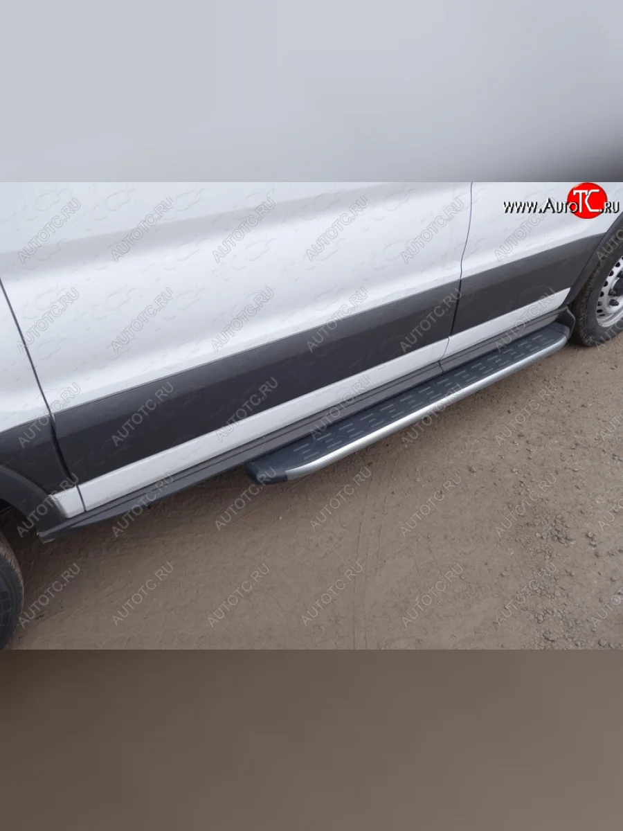 Порог алюминиевый с пластиковой накладкой, ТСС Тюнинг Ford Transit Connect (2013-2018) (серый)  в Керчи Республика Крым