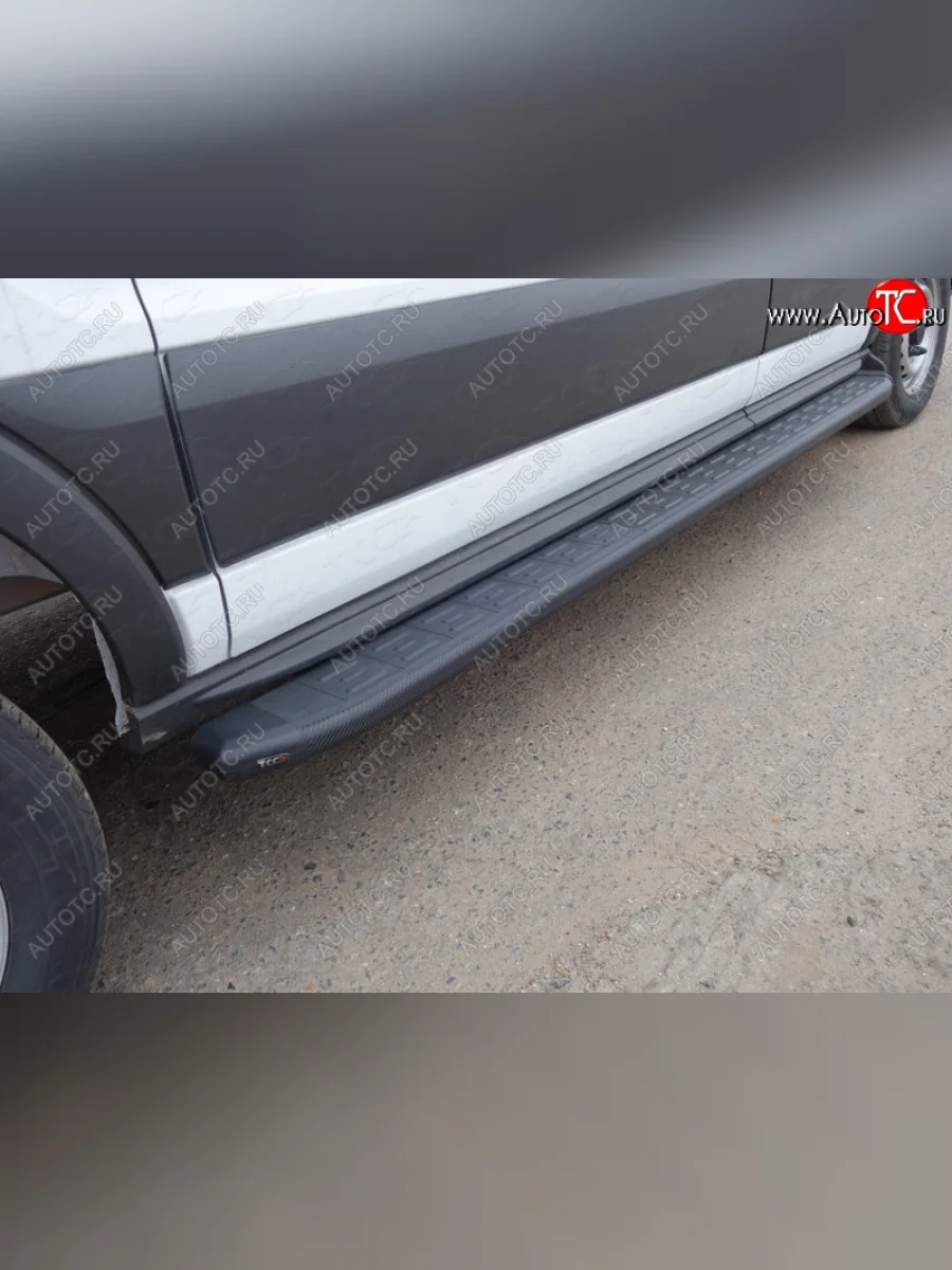 Правый порог алюминиевый с пластиковой накладкой ТСС Тюнинг Ford Transit Connect (2013-2018) (карбон черный)  в Керчи Республика Крым