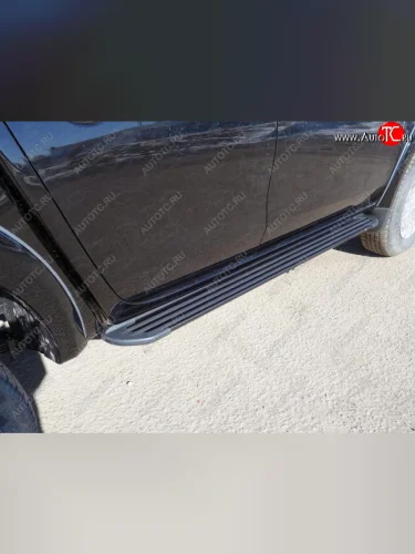 Пороги алюминиевые Slim Line ТСС Тюнинг (Black) Mitsubishi L200 4  рестайлинг (2013-2016)
