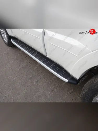 Пороги алюминиевые с пластиковой накладкой ТСС Тюнинг (серые) Mitsubishi Pajero 4 V80 3 дв. 1-ый рестайлинг (2011-2014)