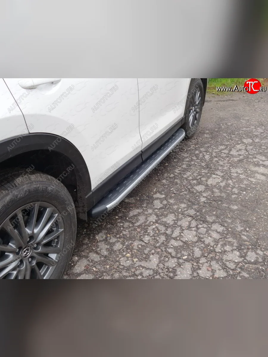 Пороги алюминиевые с пластиковой накладкой ТСС Тюнинг Mazda CX-5 KF (2016-2025) (карбон серебро)  в Керчи Республика Крым