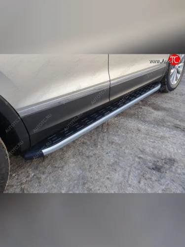 Пороги алюминиевые с пластиковой накладкой, ТСС Тюнинг ( карбон серебро) Volkswagen Tiguan Mk2 дорестайлинг (2016-2020)