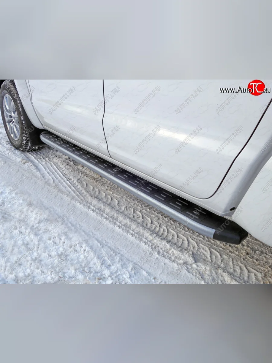 Пороги алюминиевые с пластиковой накладкой ТСС Тюнинг Volkswagen Amarok рестайлинг (2016-2022) (карбон серые)  в Керчи Республика Крым