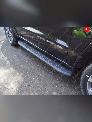 Пороги алюминиевые с пластиковой накладкой ТСС Тюнинг (карбон черные) Jeep Grand Cherokee WK2 2-ой рестайлинг (2017-2022)