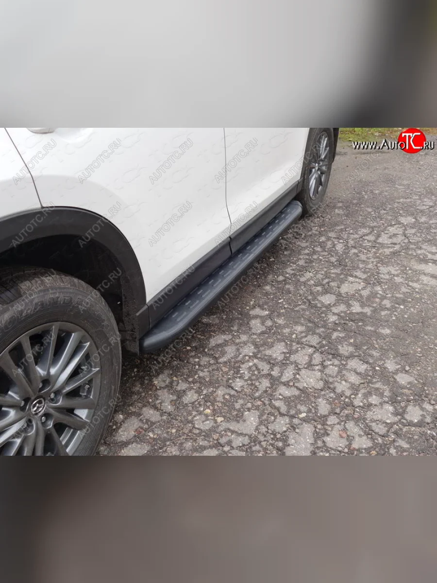 Пороги алюминиевые с пластиковой накладкой ТСС Тюнинг Mazda CX-5 KF (2016-2025) (карбон черные)  в Керчи Республика Крым
