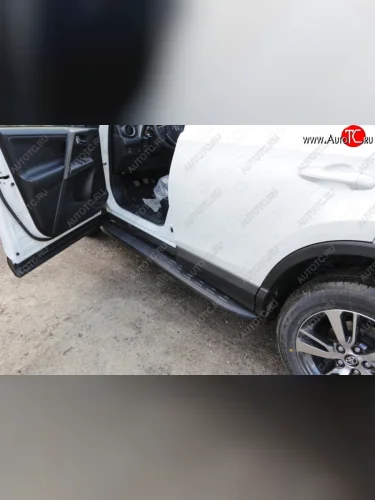 Пороги алюминиевые с пластиковой накладкой ТСС Тюнинг (карбон черные) Toyota RAV4 XA40 5 дв. рестайлинг (2015-2019)