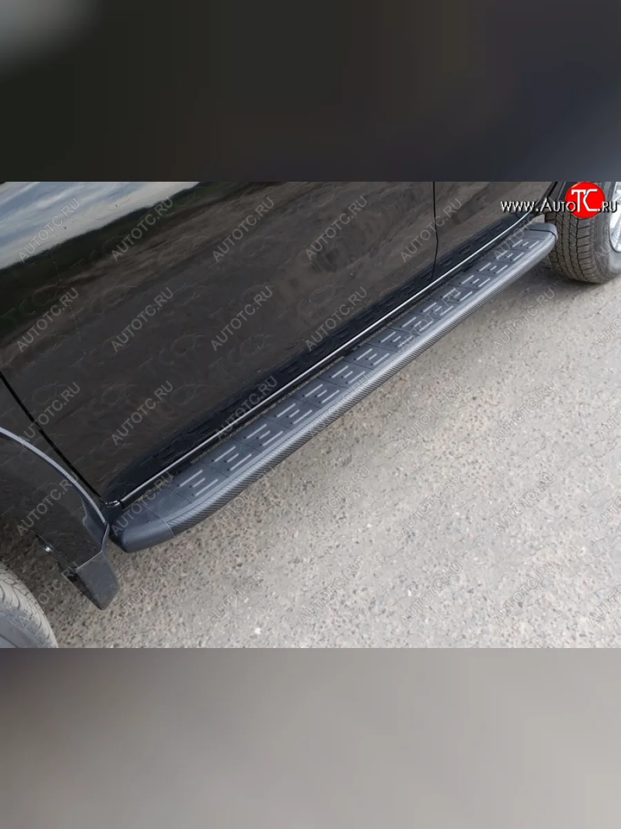 Пороги алюминиевые с пластиковой накладкой ТСС Тюнинг Mitsubishi L200 5 KK,KL рестайлинг (2018-2022) (карбон черные)  в Самаре Самарской области