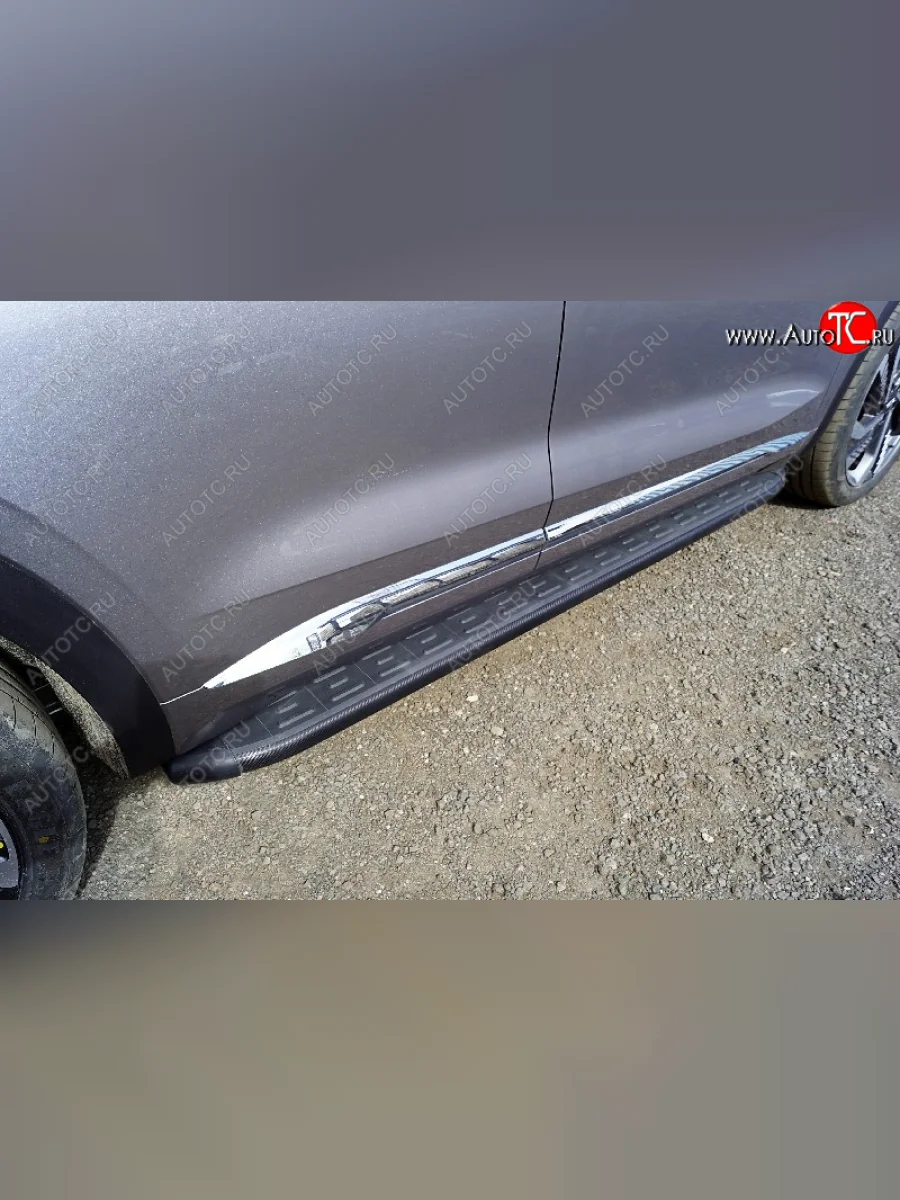 Пороги алюминиевые с пластиковой накладкой ТСС Тюнинг Geely Monjaro (2022-2025) (карбон черные)  в Керчи Республика Крым