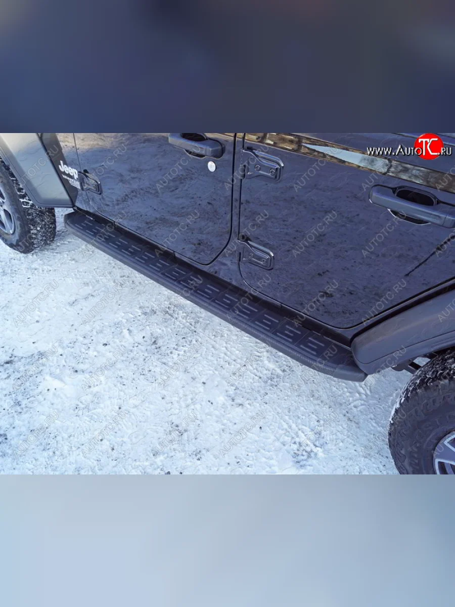 Пороги алюминиевые с пластиковой накладкой ТСС Тюнинг Jeep Wrangler JL 3 дв. дорестайлинг (2018-2024) (карбон черные)  в Керчи Республика Крым