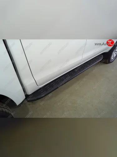 Пороги алюминиевые с пластиковой накладкой ТСС Тюнинг (карбон черные) JAC T6 пикап (2018-2024)
