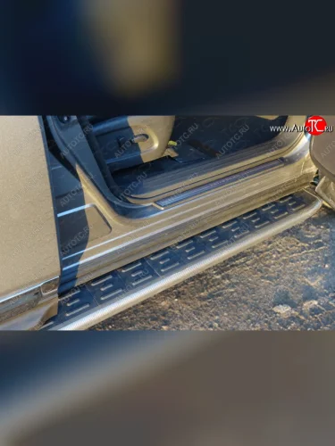 Пороги алюминиевые с пластиковой накладкой ТСС Тюнинг (серые) Nissan Pathfinder R52 дорестайлинг (2012-2017)