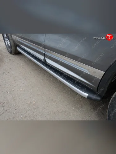 Пороги алюминиевые с пластиковой накладкой R-Line ТСС Тюнинг (серые) Volkswagen Touareg 2 NF рестайлинг (2014-2018)