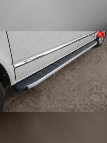Пороги алюминиевые с пластиковой накладкой ТСС Тюнинг (серые) Volkswagen Multivan T6 дорестайлинг (2016-2019)