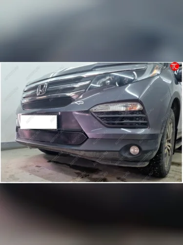 Защитная сетка в бампер (верх, ячейка 3х7 мм) Alfeco Стандарт (Чёрная) Honda Pilot YF6 дорестайлинг (2016-2019)