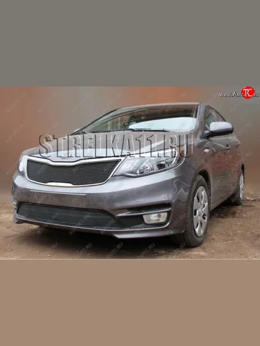 Защитная сетка в бампер (низ, ячейка 3х7 мм) Alfeco Стандарт (Чёрная) KIA Rio 3 QB хэтчбек 5 дв. рестайлинг (2015-2017)