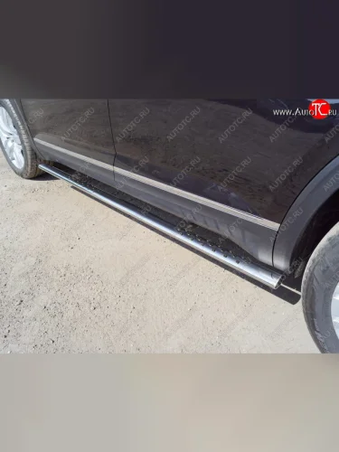 Пороги овальные с проступью 75х42 мм ТСС Тюнинг (серые) Volkswagen Teramont 1 CA1 дорестайлинг (2016-2020)