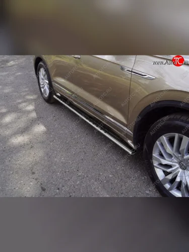 Пороги овальные с проступью 75х42 мм ТСС Тюнинг (серые) Volkswagen Touareg 3 CR дорестайлинг (2018-2022)