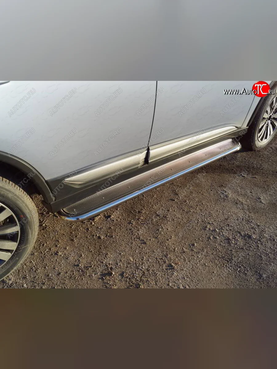 Пороги с площадкой 42,4 мм ТСС Тюнинг Mitsubishi Outlander GF 3-ий рестайлинг (2018-2022) (нержавейка)  в Керчи Республика Крым
