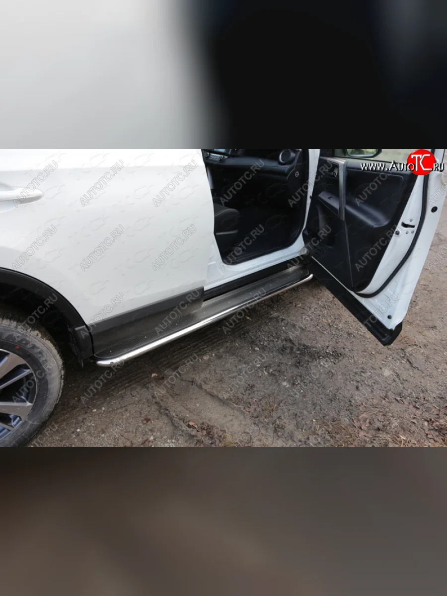 Пороги с площадкой 42,4 мм ТСС Тюнинг Toyota RAV4 XA40 5 дв. рестайлинг (2015-2019) (нержавейка)  в Керчи Республика Крым