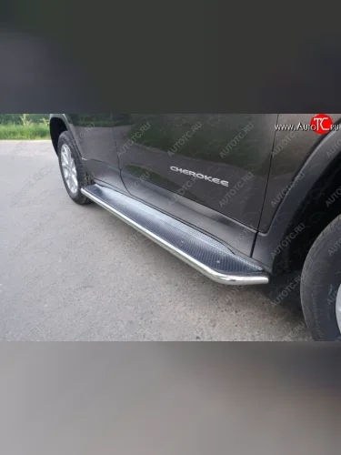 Пороги с площадкой 42,4 мм Sport, Longitude, Limited ТСС Тюнинг Jeep Cherokee KL дорестайлинг (2014-2017)