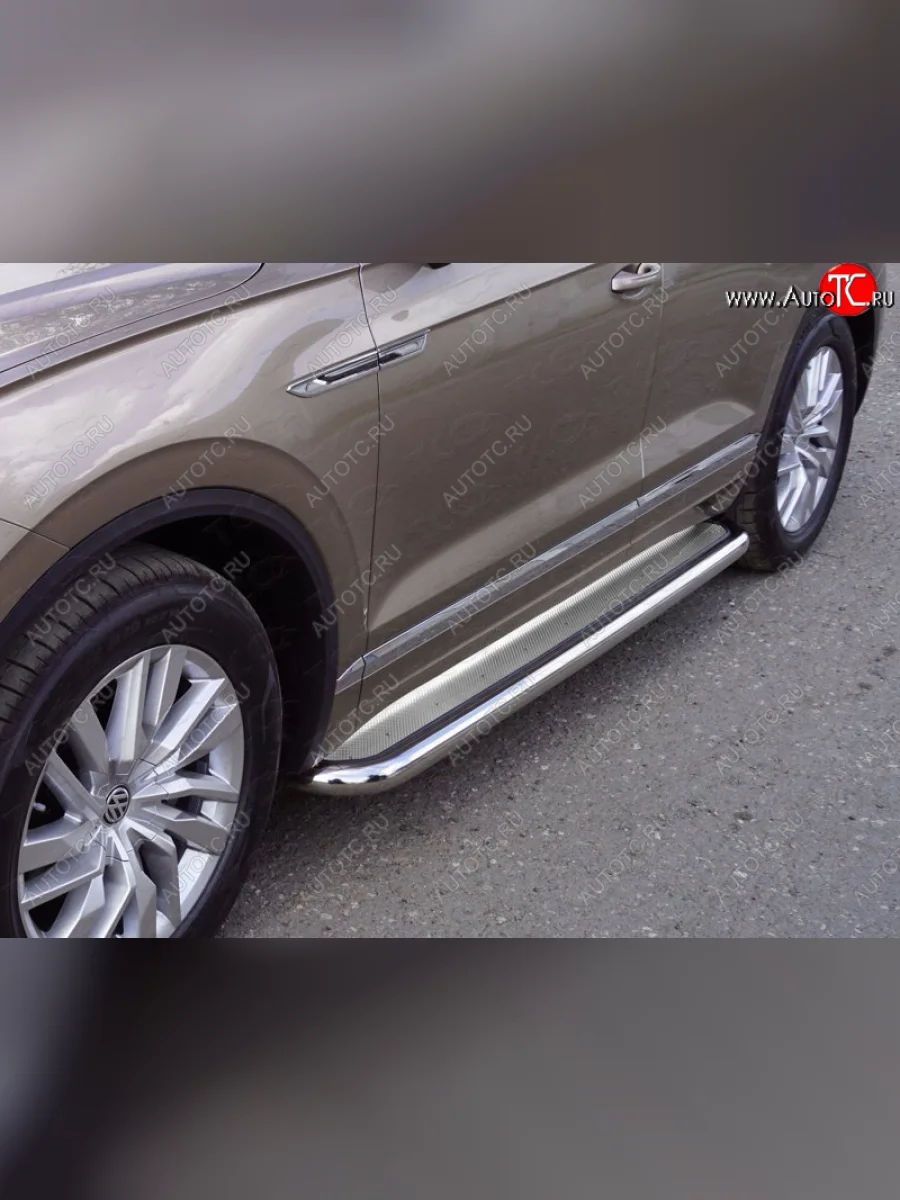 Пороги с площадкой 60,3 мм ТСС Тюнинг Volkswagen Touareg 3 CR дорестайлинг (2018-2022) (нержавейка)  в Самаре Самарской области