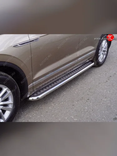 Пороги с площадкой 60,3 мм ТСС Тюнинг (серые) Volkswagen Touareg 3 CR дорестайлинг (2018-2022)