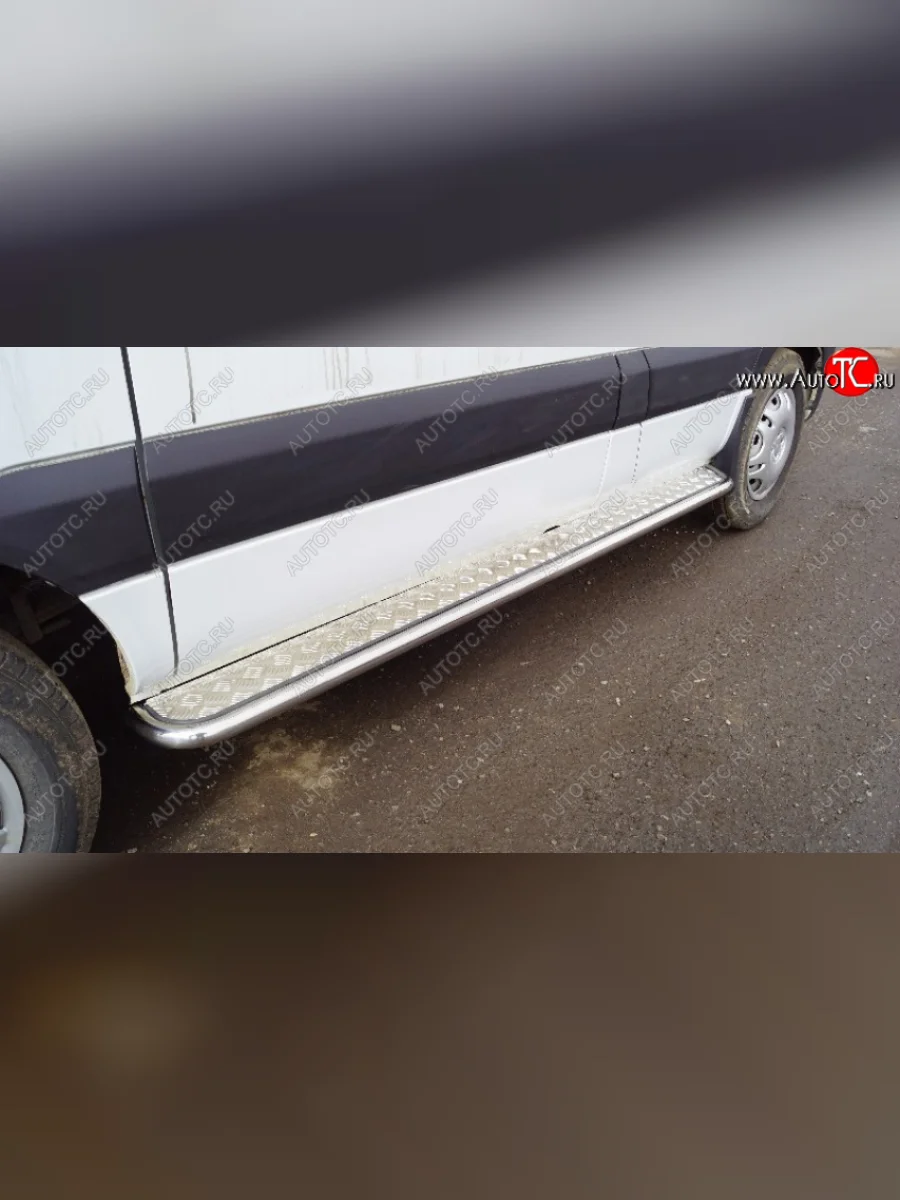 Порог с площадкой d42,4 мм ТСС Тюнинг Sollers Atlant автобус (2022-2025) (серые)  с доставкой в г. Керчь