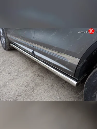 Защита порогов труба 76,1 мм ТСС Тюнинг (серые) Volkswagen Touareg 2 NF рестайлинг (2014-2018)