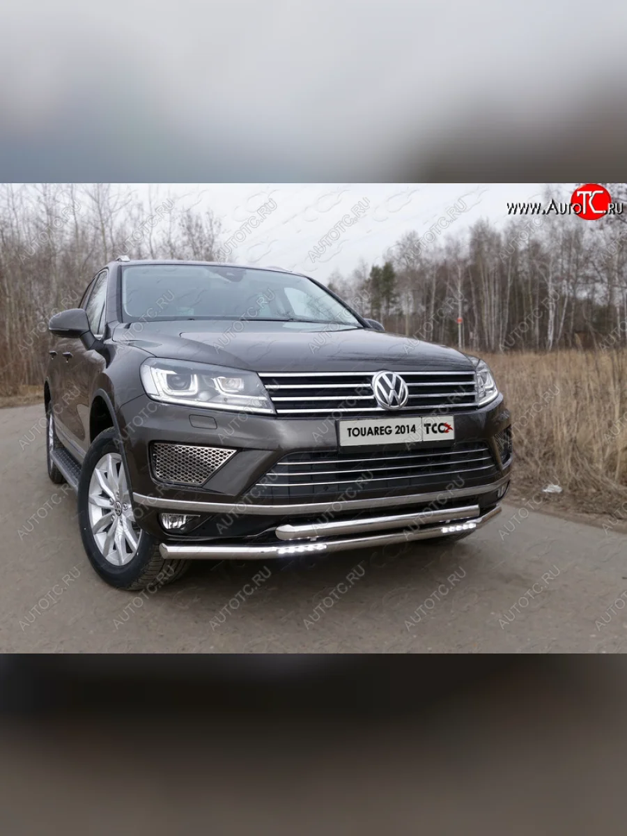 Защита переднего бампера нижняя двойная с ходовыми огнями 60,3*60,3 мм ТСС Тюнинг Volkswagen Touareg 2 NF рестайлинг (2014-2018) (нержавейка)  в Самаре Самарской области