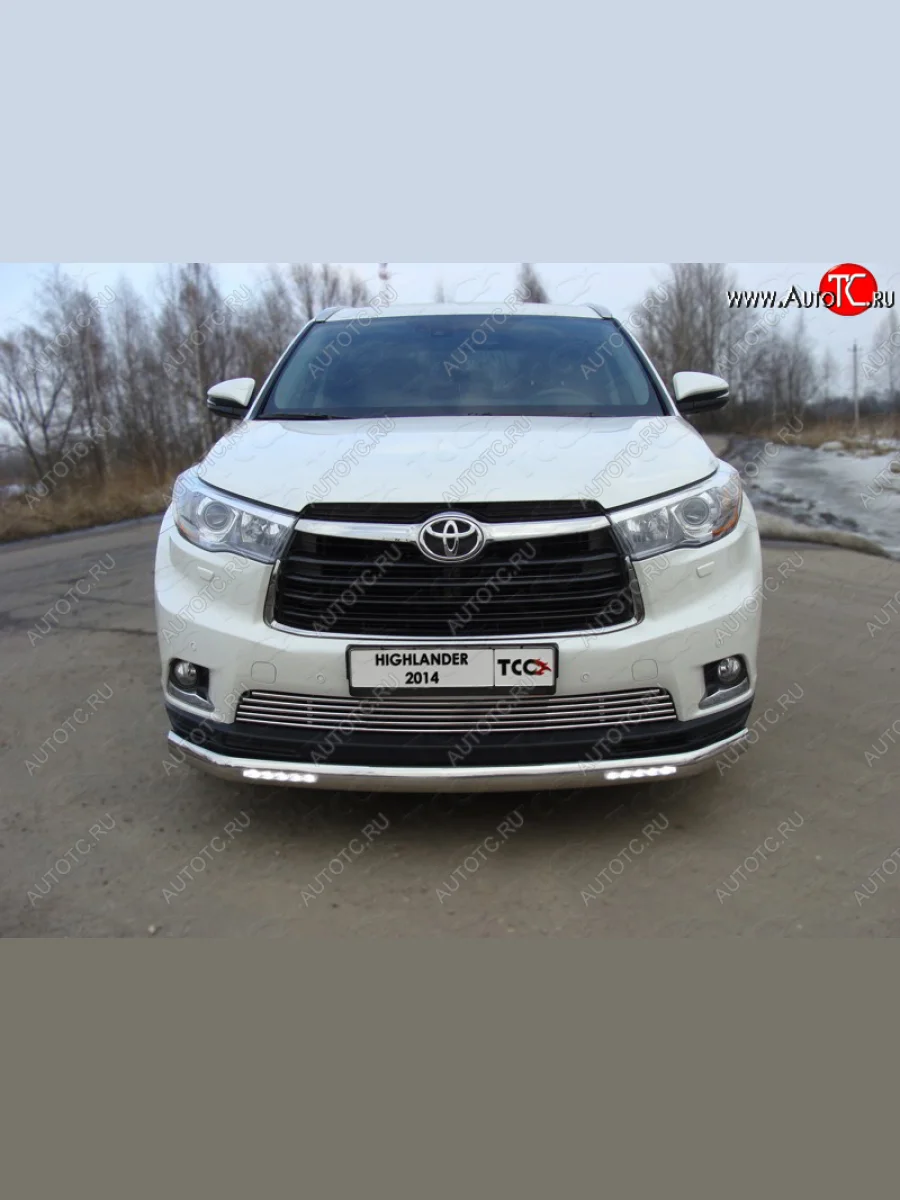Защита передняя нижняя овальная с ходовыми огнями 75х42 мм ТСС Тюнинг Toyota Highlander XU50 дорестайлинг (2013-2017) (нержавейка)  в Керчи Республика Крым