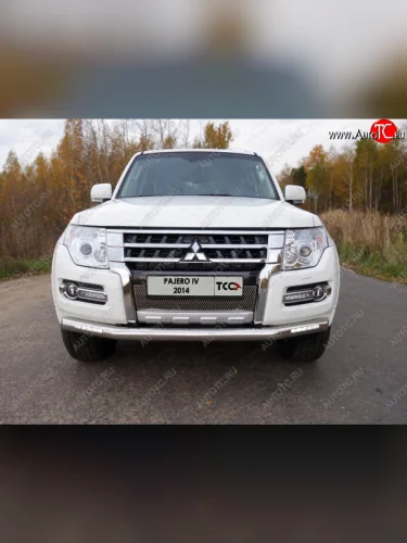 Защита переднего бампера нижняя с ходовыми огнями 76,1 мм ТСС Тюнинг (нержавейка) Mitsubishi Pajero 4 V90 2-ой рестайлинг (2014-2020)