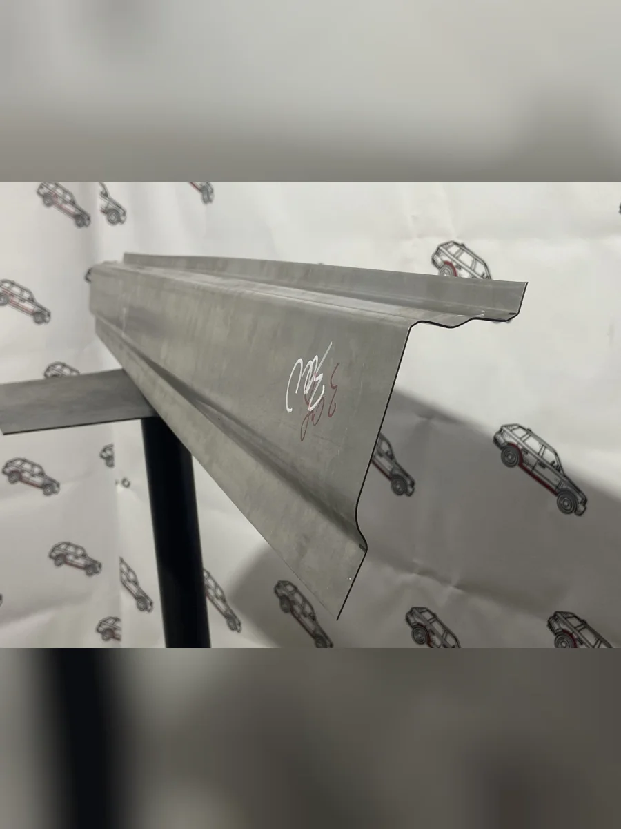 Правый ремонтный порог ПорогиАвто  Лада ВАЗ  2101, 2102, 2103, 2104, 2105, 2106, 2107 (холоднокатаная сталь 1 мм)  в Воронеже Воронежской области