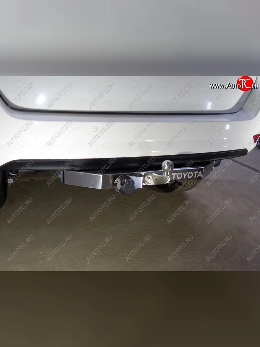  Фаркоп (тягово-сцепное устройство) TCC Тюнинг  Toyota Fortuner (2015-2020) AN160 (крюк F, надпись Toyota)  с доставкой в г. Керчь