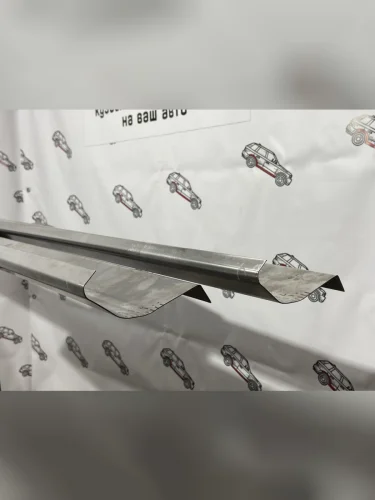 Левый ремонтный порог Пороги-Авто (Холоднокатанная сталь 1 мм) Mitsubishi Pajero ( 2 V30/V40 5 дв.,  2 V20,  2 V30/V40) (1991-1999) дорестайлинг, рестайлинг