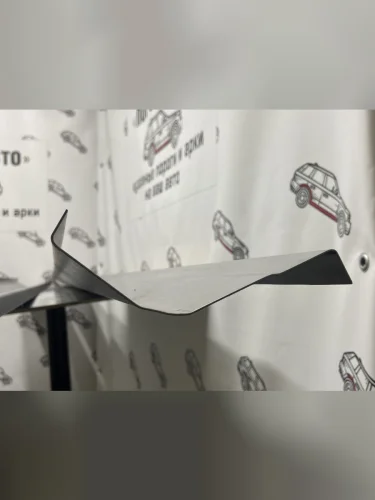 Левый ремонтный порог Пороги-Авто (Холоднокатанная сталь 1 мм) Toyota Ipsum ( SXM10,  ACM20) (1995-2009) дорестайлинг, рестайлинг