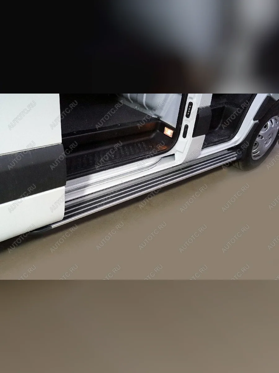 Правый порог алюминиевый Slim line ТСС Тюнинг Sollers Atlant автобус (2022-2025) (Silver)  в Керчи Республика Крым