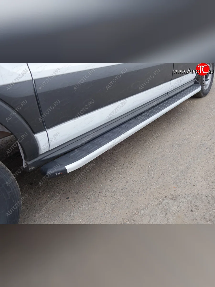 Правый порог алюминиевый с пластиковой накладкой ТСС Тюнинг Ford Transit цельнометаллический фургон (2014-2022) (серые)  в Керчи Республика Крым