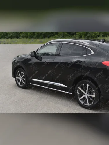 Пороги труба 75х42 овал с проступью Russtal (нержавейка полированная) Haval F7x рестайлинг (2022-2024)