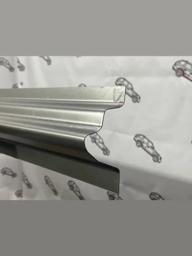 Правый ремонтный порог Пороги-Авто (Холоднокатанная сталь 1 мм) Toyota Hiace  H100 (1989-2004) минивэн дорестайлинг (Япония), минивэн 1-ый рестайлинг (Япония), минивэн (Япония)  2-ой рестайлинг