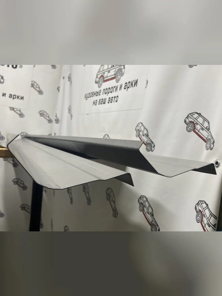 Левый ремонтный порог Пороги-Авто  Toyota Picnic (2001-2009) XM20 (Холоднокатанная сталь 1 мм)  в Самаре Самарской области